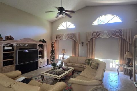 Villa ou maison à vendre à Pembroke Pines, Floride: 3 chambres, 200.11 m2 № 2059353 - photo 14