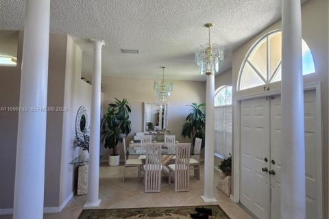 Villa ou maison à vendre à Pembroke Pines, Floride: 3 chambres, 200.11 m2 № 2059353 - photo 5