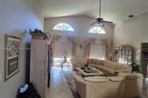 Villa ou maison à vendre à Pembroke Pines, Floride: 3 chambres, 200.11 m2 № 2059353 - photo 12