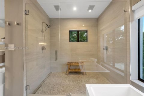 Купить виллу или дом в Дорал, Флорида 5 спален, 614.46м2, № 2046841 - фото 27