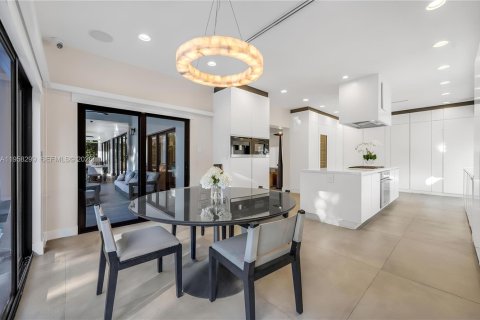 Купить виллу или дом в Дорал, Флорида 5 спален, 614.46м2, № 2046841 - фото 16