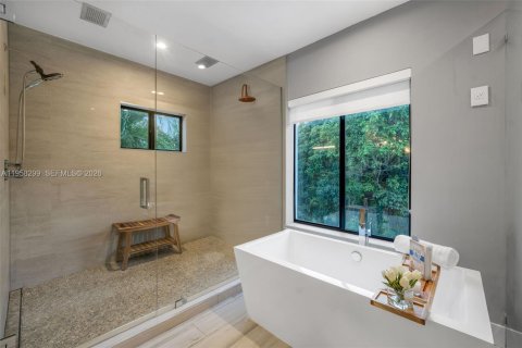 Купить виллу или дом в Дорал, Флорида 5 спален, 614.46м2, № 2046841 - фото 26