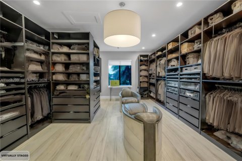 Купить виллу или дом в Дорал, Флорида 5 спален, 614.46м2, № 2046841 - фото 28