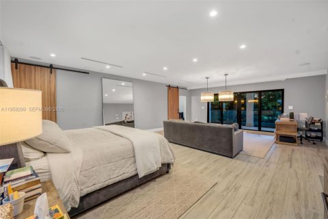 Купить виллу или дом в Дорал, Флорида 5 спален, 614.46м2, № 2046841 - фото 23