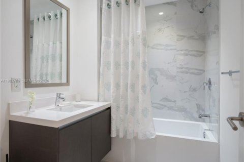 Снять в аренду кондоминиум в Майами, Флорида 2 спальни, 108.97м2, № 2044802 - фото 24