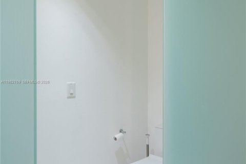 Снять в аренду кондоминиум в Майами, Флорида 2 спальни, 108.97м2, № 2044802 - фото 19