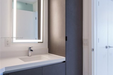 Снять в аренду кондоминиум в Майами, Флорида 2 спальни, 108.97м2, № 2044802 - фото 20