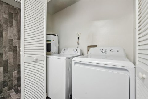 Condo in Orlando, Florida, 2 bedrooms № 2285322 - photo 17
