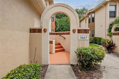 Condo in Orlando, Florida, 2 bedrooms № 2285322 - photo 2