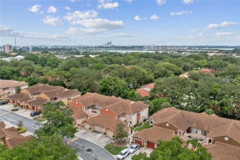 Condo in Orlando, Florida, 2 bedrooms № 2285322 - photo 27