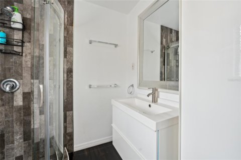 Condo in Orlando, Florida, 2 bedrooms № 2285322 - photo 14