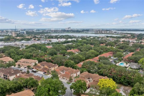 Condo in Orlando, Florida, 2 bedrooms № 2285322 - photo 30