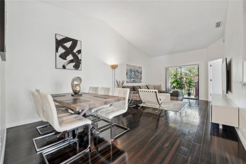 Condo in Orlando, Florida, 2 bedrooms № 2285322 - photo 18