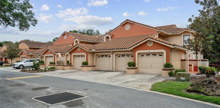 Condo in Orlando, Florida, 2 bedrooms № 2285322