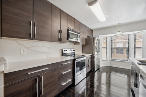 Condo in Orlando, Florida, 2 bedrooms № 2285322 - photo 10