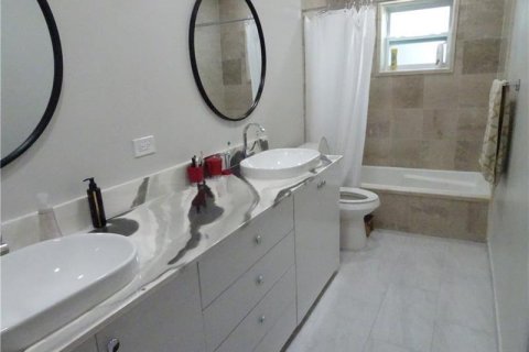 House in Boca Raton, Florida 4 bedrooms, 180.23 sq.m. № 2260717 - photo 6