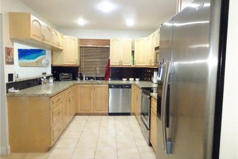 House in Boca Raton, Florida 4 bedrooms, 180.23 sq.m. № 2260717 - photo 5