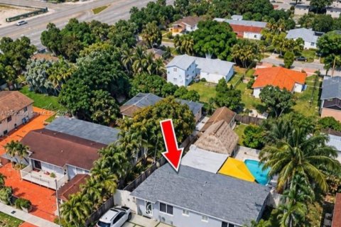 Casa en Miami, Florida 4 dormitorios, 160.26 m2 № 2369952