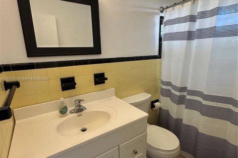 Casa en alquiler en Riviera Beach, Florida, 3 dormitorios, 96.8 m2 № 1938259 - foto 7