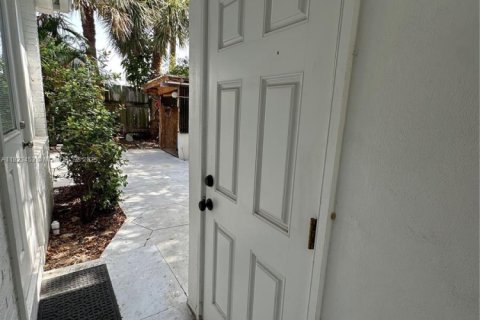 House in Riviera Beach, Florida 3 bedrooms, 96.8 sq.m. № 1938259 - photo 25