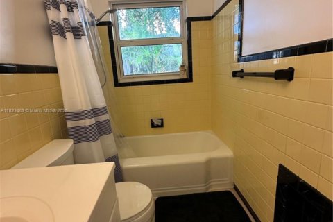 Casa en alquiler en Riviera Beach, Florida, 3 dormitorios, 96.8 m2 № 1938259 - foto 4