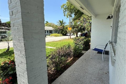 House in Riviera Beach, Florida 3 bedrooms, 96.8 sq.m. № 1938259 - photo 26