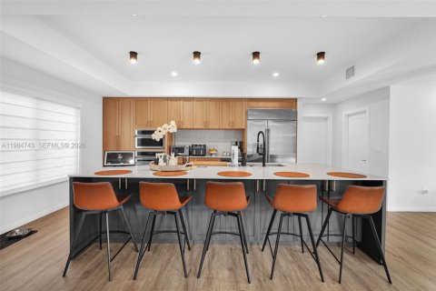 Купить виллу или дом в Майами-Лейкс, Флорида 5 спален, 268.39м2, № 2046687 - фото 15