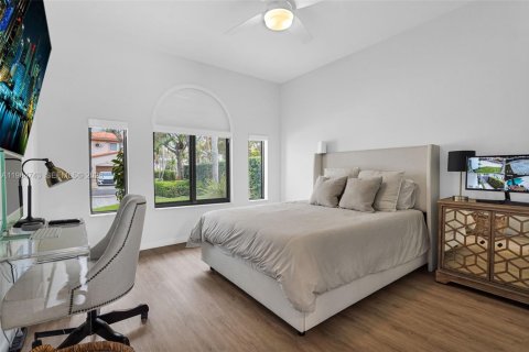 Купить виллу или дом в Майами-Лейкс, Флорида 5 спален, 268.39м2, № 2046687 - фото 28