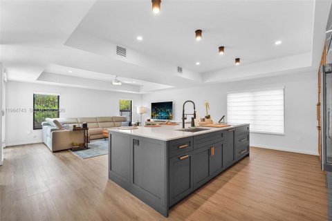 Купить виллу или дом в Майами-Лейкс, Флорида 5 спален, 268.39м2, № 2046687 - фото 21