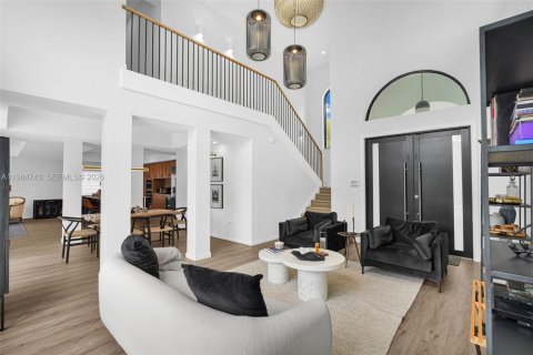 Купить виллу или дом в Майами-Лейкс, Флорида 5 спален, 268.39м2, № 2046687 - фото 9