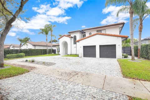 Купить виллу или дом в Майами-Лейкс, Флорида 5 спален, 268.39м2, № 2046687 - фото 2