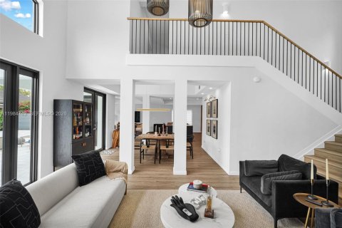 Купить виллу или дом в Майами-Лейкс, Флорида 5 спален, 268.39м2, № 2046687 - фото 8