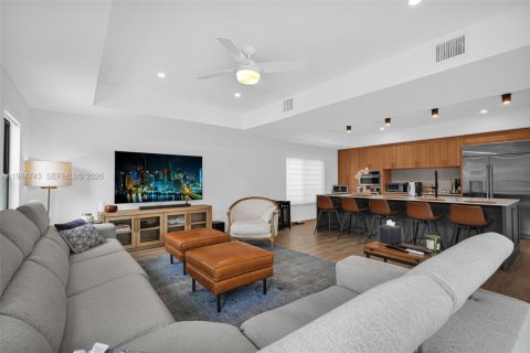 Купить виллу или дом в Майами-Лейкс, Флорида 5 спален, 268.39м2, № 2046687 - фото 23