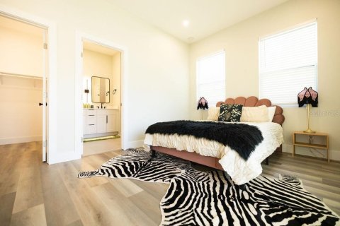 Casa en venta en Saint Petersburg, Florida, 4 dormitorios, 166.85 m2 № 1906116 - foto 14