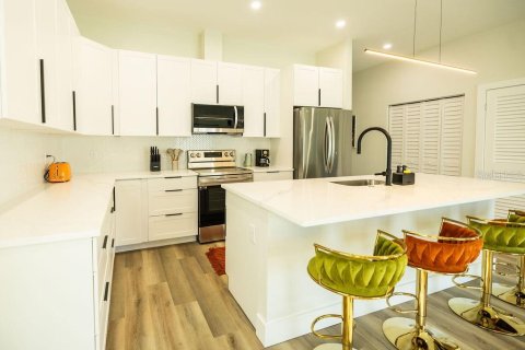 Casa en venta en Saint Petersburg, Florida, 4 dormitorios, 166.85 m2 № 1906116 - foto 10