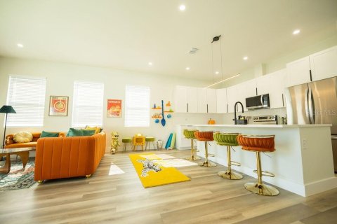 Casa en venta en Saint Petersburg, Florida, 4 dormitorios, 166.85 m2 № 1906116 - foto 7