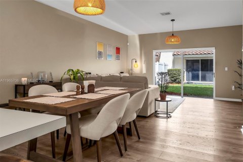Купить таунхаус в Майами-Гарденс, Флорида 3 спальни, 133.97м2, № 2028269 - фото 16