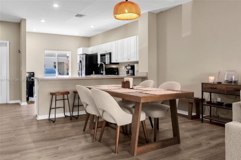 Купить таунхаус в Майами-Гарденс, Флорида 3 спальни, 133.97м2, № 2028269 - фото 20