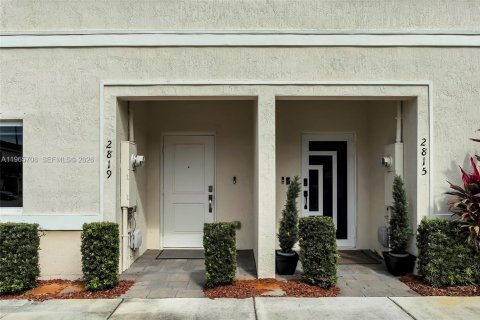 Купить таунхаус в Майами-Гарденс, Флорида 3 спальни, 133.97м2, № 2028269 - фото 4