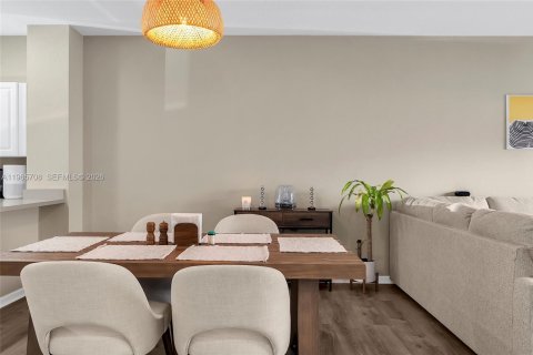 Купить таунхаус в Майами-Гарденс, Флорида 3 спальни, 133.97м2, № 2028269 - фото 19