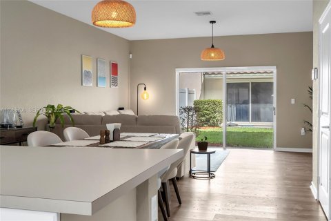 Купить таунхаус в Майами-Гарденс, Флорида 3 спальни, 133.97м2, № 2028269 - фото 15
