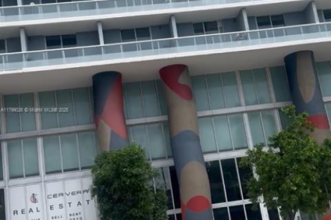 Condo in Miami, Florida, 2 bedrooms № 1959300