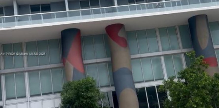 Condo in Miami, Florida, 2 bedrooms  № 1959300