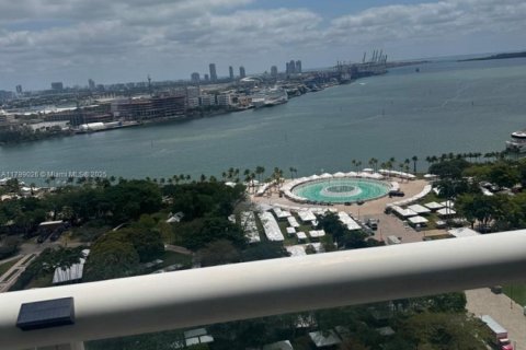 Condo in Miami, Florida, 2 bedrooms  № 1959300 - photo 6