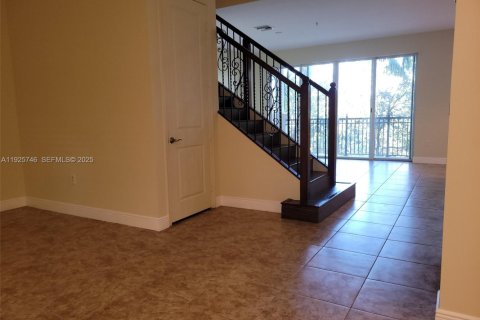 Condo in Sunrise, Florida, 3 bedrooms  № 2035189 - photo 3