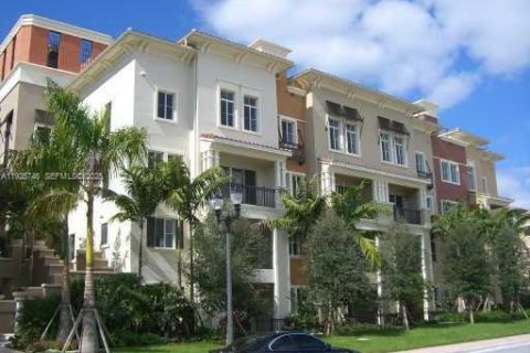 Condo in Sunrise, Florida, 3 bedrooms  № 2035189