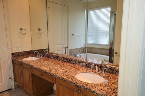 Condo in Sunrise, Florida, 3 bedrooms  № 2035189 - photo 10