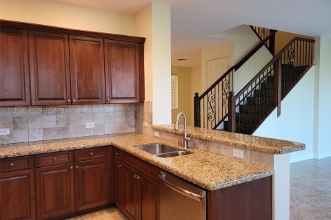 Condo in Sunrise, Florida, 3 bedrooms  № 2035189 - photo 5