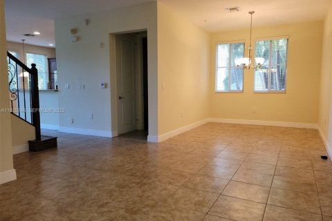 Condo in Sunrise, Florida, 3 bedrooms  № 2035189 - photo 2