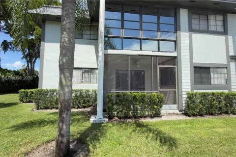 Copropriété à louer à Miami, Floride: 2 chambres, 85.19 m2 № 2264835 - photo 4